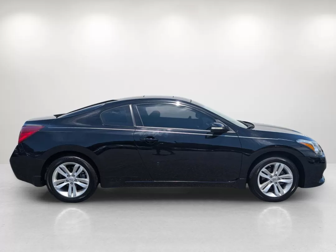 2012 /Charcoal Nissan Altima 2.5 S (1N4AL2EP4CC) with an Other engine, located at 1430 Gateway Drive, Opelika, AL, 36801, (334) 239-0944, 32.637871, -85.409790 - Are you looking for the perfect blend of style, comfort, and reliability for your daily commute or weekend adventures? Look no further than this stunning 2012 Nissan Altima 2.5 S, available now at Gils Auto in Phenix City, AL. This sleek two-door sedan isn't just a mode of transportation; it's a lif - Photo#3