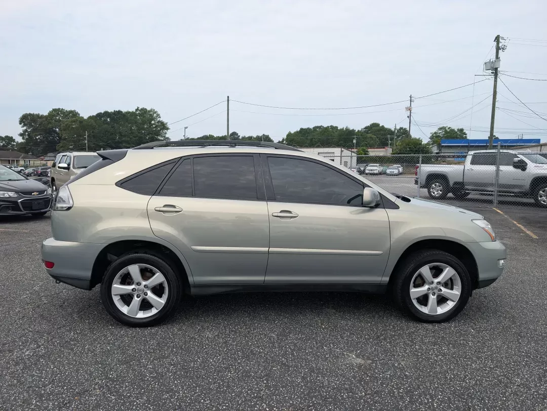 2005 Lexus RX 330 (2T2HA31U45C) with an Other engine, located at 3959 U.S. 80 W, Phenix City, AL, 36870, (334) 297-4885, 32.469296, -85.135185 - **Experience the Freedom of Adventure with This 2005 Lexus RX 330 at Gils Auto!**<br /> <br /> Are you ready to elevate your driving experience and embark on new adventures? Whether you're navigating the bustling streets of Phenix City or heading out for a weekend getaway, the 2005 Lexus RX 330 is y - Photo#3