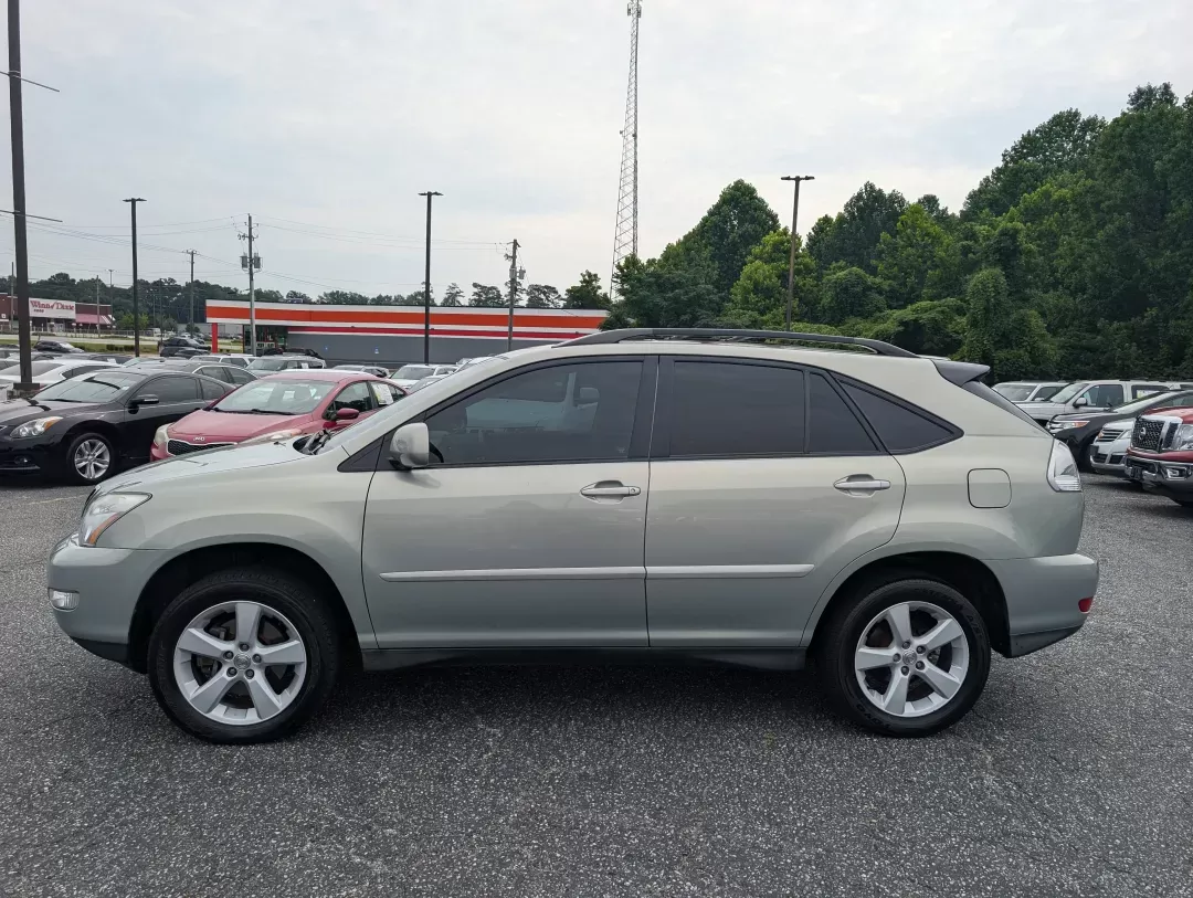 2005 Lexus RX 330 (2T2HA31U45C) with an Other engine, located at 3959 U.S. 80 W, Phenix City, AL, 36870, (334) 297-4885, 32.469296, -85.135185 - **Experience the Freedom of Adventure with This 2005 Lexus RX 330 at Gils Auto!**<br /> <br /> Are you ready to elevate your driving experience and embark on new adventures? Whether you're navigating the bustling streets of Phenix City or heading out for a weekend getaway, the 2005 Lexus RX 330 is y - Photo#7