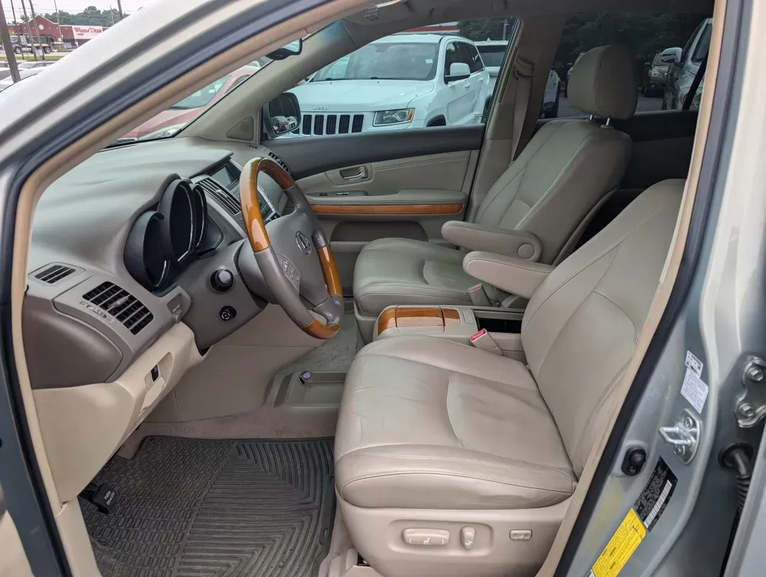 2005 Lexus RX 330 (2T2HA31U45C) with an Other engine, located at 3959 U.S. 80 W, Phenix City, AL, 36870, (334) 297-4885, 32.469296, -85.135185 - **Experience the Freedom of Adventure with This 2005 Lexus RX 330 at Gils Auto!**<br /> <br /> Are you ready to elevate your driving experience and embark on new adventures? Whether you're navigating the bustling streets of Phenix City or heading out for a weekend getaway, the 2005 Lexus RX 330 is y - Photo#9