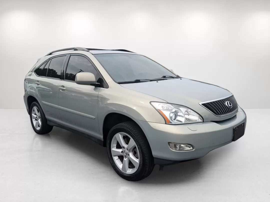 2005 Lexus RX 330 (2T2HA31U45C) with an Other engine, located at 7000 Northlake Connector, Columbus, GA, 31904, (706) 987-8085, 32.524975, -84.978134 - **Explore the Open Road in Style with the 2005 Lexus RX 330 - Perfect for Your Next Adventure!**<br /> <br /> Are you ready to elevate your driving experience? At Gils Auto in Phenix City, AL, we present an exceptional opportunity to own the stunning 2005 Lexus RX 330, an SUV that balances luxury, c - Photo#2
