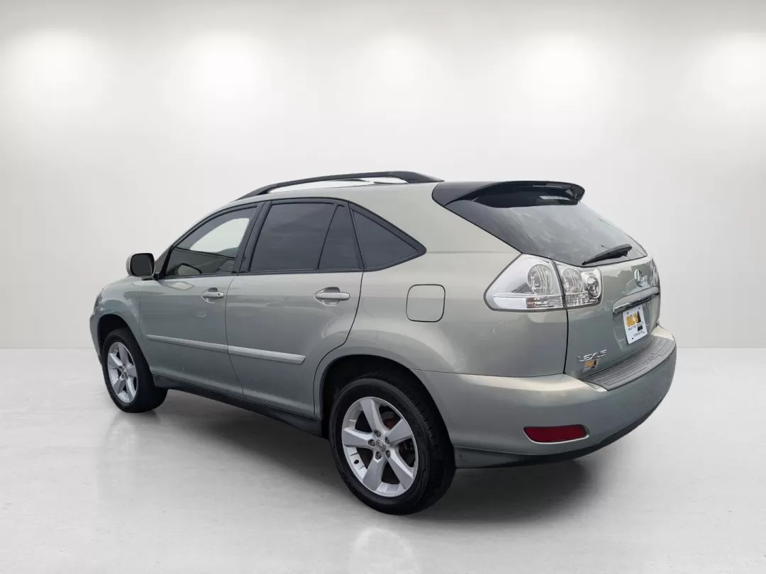 2005 Lexus RX 330 (2T2HA31U45C) with an Other engine, located at 7000 Northlake Connector, Columbus, GA, 31904, (706) 987-8085, 32.524975, -84.978134 - **Explore the Open Road in Style with the 2005 Lexus RX 330 - Perfect for Your Next Adventure!**<br /> <br /> Are you ready to elevate your driving experience? At Gils Auto in Phenix City, AL, we present an exceptional opportunity to own the stunning 2005 Lexus RX 330, an SUV that balances luxury, c - Photo#6