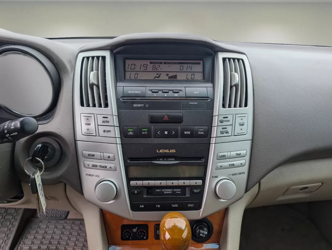 2005 Lexus RX 330 (2T2HA31U45C) with an Other engine, located at 7000 Northlake Connector, Columbus, GA, 31904, (706) 987-8085, 32.524975, -84.978134 - **Explore the Open Road in Style with the 2005 Lexus RX 330 - Perfect for Your Next Adventure!**<br /> <br /> Are you ready to elevate your driving experience? At Gils Auto in Phenix City, AL, we present an exceptional opportunity to own the stunning 2005 Lexus RX 330, an SUV that balances luxury, c - Photo#14