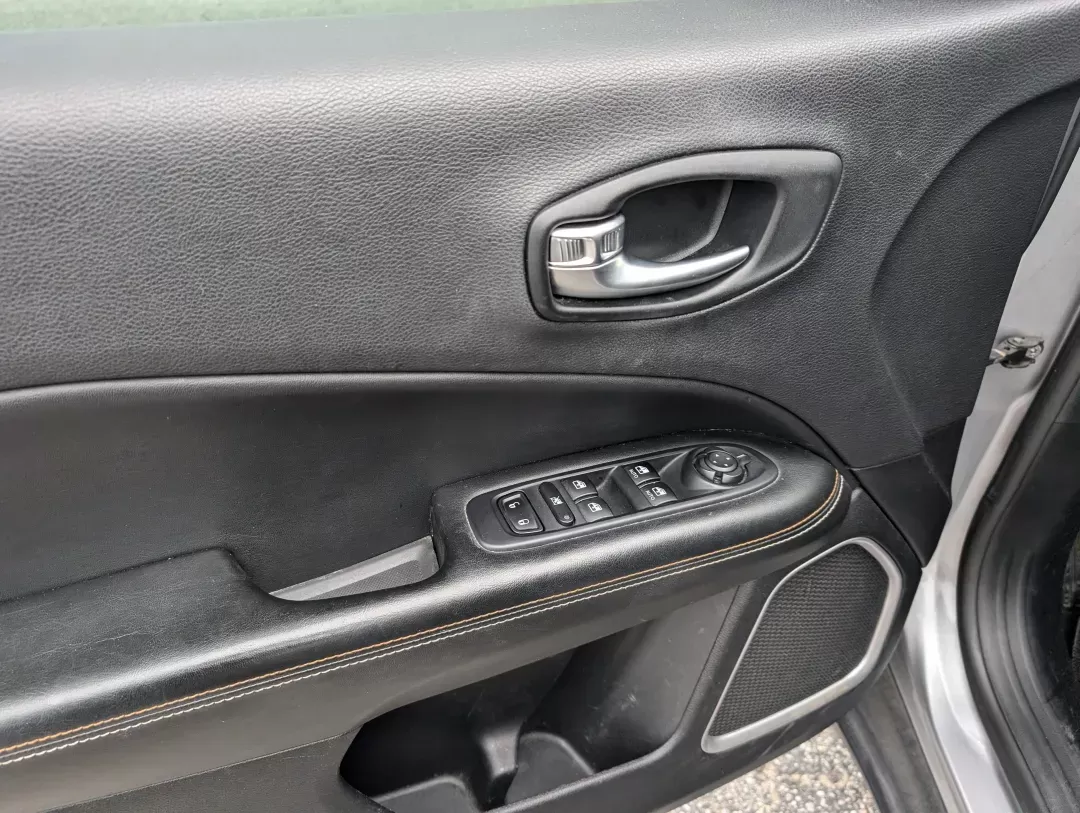 2018 /Black Jeep Compass Latitude (3C4NJDBB7JT) with an Other engine, located at 3959 U.S. 80 W, Phenix City, AL, 36870, (334) 297-4885, 32.469296, -85.135185 - **Adventure Awaits with this 2018 Jeep Compass Latitude Perfect for Family Getaways!**<br /> <br /> Are you ready to elevate your adventures? The 2018 Jeep Compass Latitude is the ideal SUV for families seeking both comfort and capability, making it your perfect companion for weekend getaways or da - Photo#8