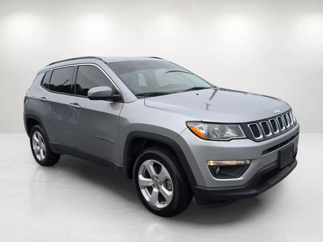 2018 /Black Jeep Compass Latitude (3C4NJDBB7JT) with an Other engine, located at 3959 U.S. 80 W, Phenix City, AL, 36870, (334) 297-4885, 32.469296, -85.135185 - Embrace the adventure that awaits you with this 2018 Jeep Compass Latitude, a compact SUV designed for those who crave exploration and reliability in their daily drive. Whether you're navigating through the bustling streets of Phenix City, AL, or heading out for a weekend getaway, this versatile veh - Photo#3