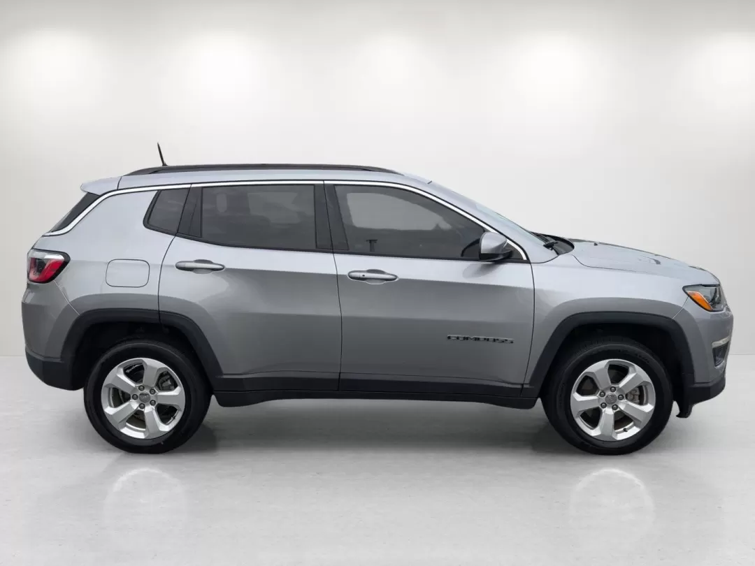 2018 /Black Jeep Compass Latitude (3C4NJDBB7JT) with an Other engine, located at 3959 U.S. 80 W, Phenix City, AL, 36870, (334) 297-4885, 32.469296, -85.135185 - Embrace the adventure that awaits you with this 2018 Jeep Compass Latitude, a compact SUV designed for those who crave exploration and reliability in their daily drive. Whether you're navigating through the bustling streets of Phenix City, AL, or heading out for a weekend getaway, this versatile veh - Photo#4