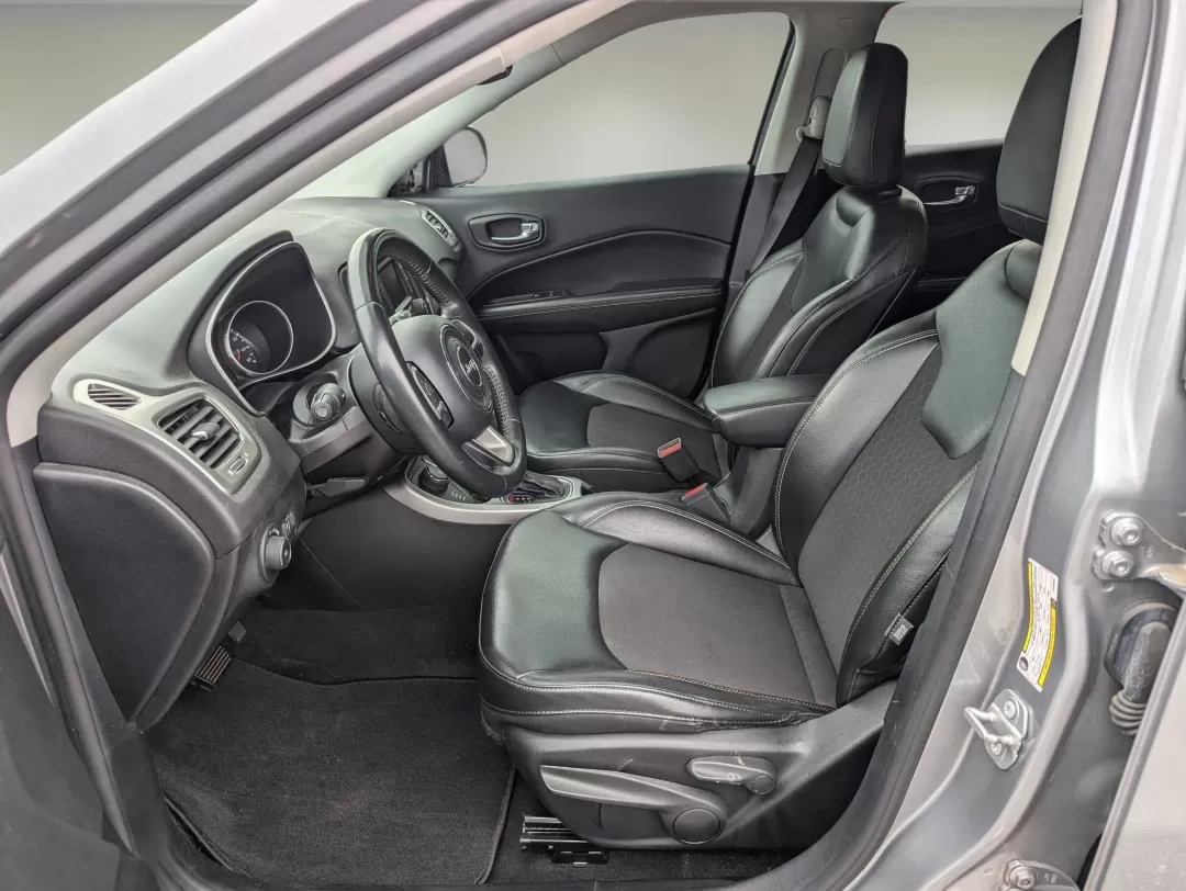 2018 /Black Jeep Compass Latitude (3C4NJDBB7JT) with an Other engine, located at 7000 Northlake Connector, Columbus, GA, 31904, (706) 987-8085, 32.524975, -84.978134 - Embrace the adventure that awaits you with this 2018 Jeep Compass Latitude, a compact SUV designed for those who crave exploration and reliability in their daily drive. Whether you're navigating through the bustling streets of Phenix City, AL, or heading out for a weekend getaway, this versatile veh - Photo#9