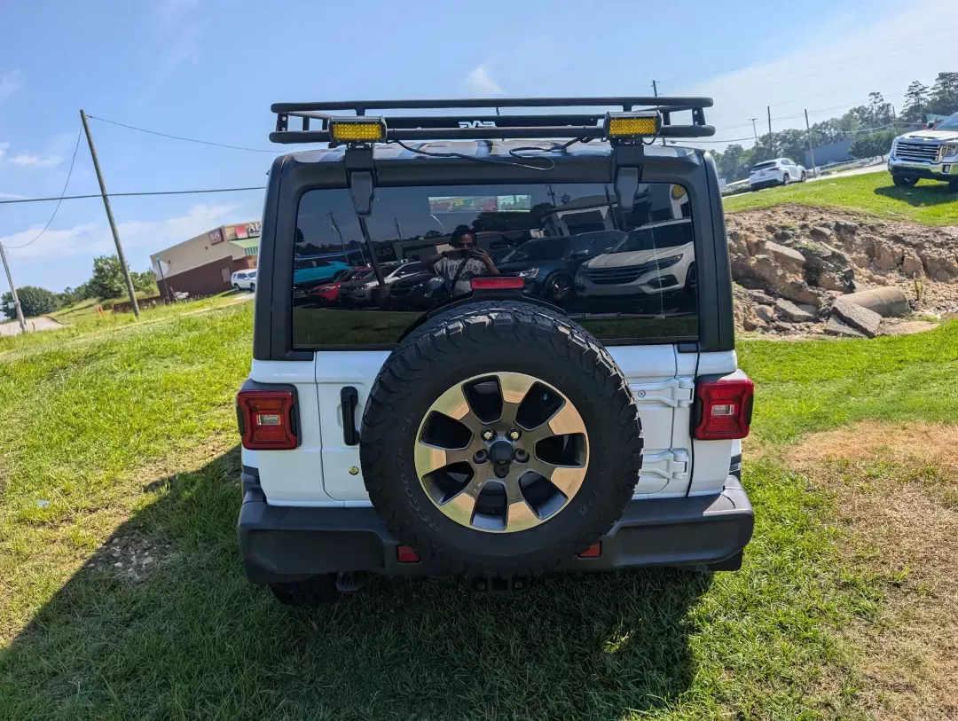 2018 /Black Jeep Wrangler Unlimited Sahara (1C4HJXEG3JW) with an Other engine, located at 3959 U.S. 80 W, Phenix City, AL, 36870, (334) 297-4885, 32.469296, -85.135185 - Adventure awaits with this stunning 2018 Jeep Wrangler Unlimited Sahara, a perfect companion for those who love the great outdoors! Whether you're navigating weekend getaways, family road trips, or simply commuting to work in style, this convertible 4WD SUV is designed to meet all your driving needs - Photo#5