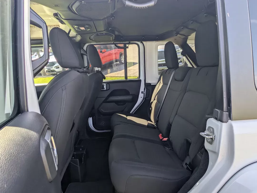 2018 /Black Jeep Wrangler Unlimited Sahara (1C4HJXEG3JW) with an Other engine, located at 3959 U.S. 80 W, Phenix City, AL, 36870, (334) 297-4885, 32.469296, -85.135185 - Adventure awaits with this stunning 2018 Jeep Wrangler Unlimited Sahara, a perfect companion for those who love the great outdoors! Whether you're navigating weekend getaways, family road trips, or simply commuting to work in style, this convertible 4WD SUV is designed to meet all your driving needs - Photo#10