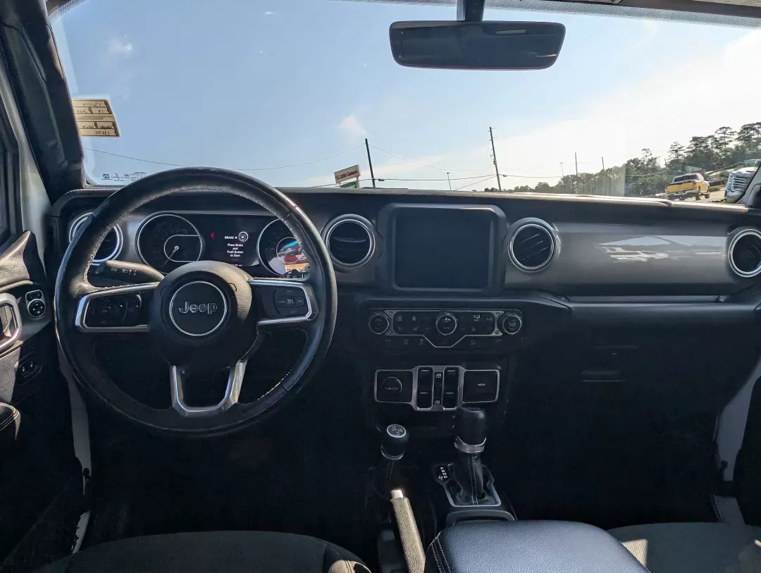 2018 /Black Jeep Wrangler Unlimited Sahara (1C4HJXEG3JW) with an Other engine, located at 3959 U.S. 80 W, Phenix City, AL, 36870, (334) 297-4885, 32.469296, -85.135185 - Adventure awaits with this stunning 2018 Jeep Wrangler Unlimited Sahara, a perfect companion for those who love the great outdoors! Whether you're navigating weekend getaways, family road trips, or simply commuting to work in style, this convertible 4WD SUV is designed to meet all your driving needs - Photo#11