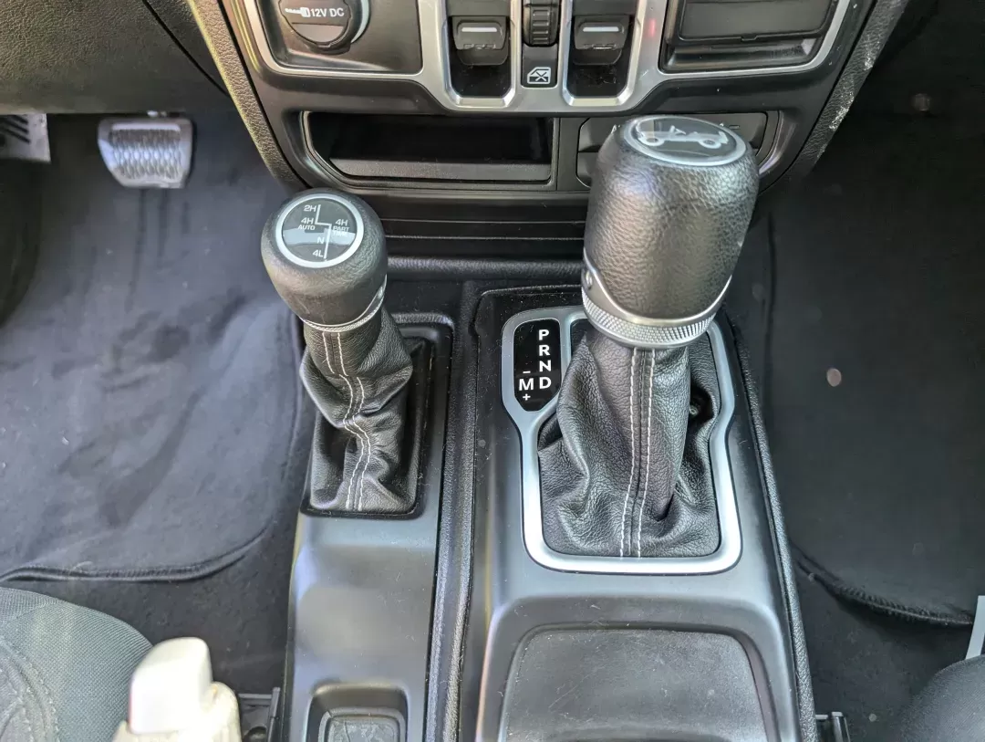 2018 /Black Jeep Wrangler Unlimited Sahara (1C4HJXEG3JW) with an Other engine, located at 3959 U.S. 80 W, Phenix City, AL, 36870, (334) 297-4885, 32.469296, -85.135185 - Adventure awaits with this stunning 2018 Jeep Wrangler Unlimited Sahara, a perfect companion for those who love the great outdoors! Whether you're navigating weekend getaways, family road trips, or simply commuting to work in style, this convertible 4WD SUV is designed to meet all your driving needs - Photo#13
