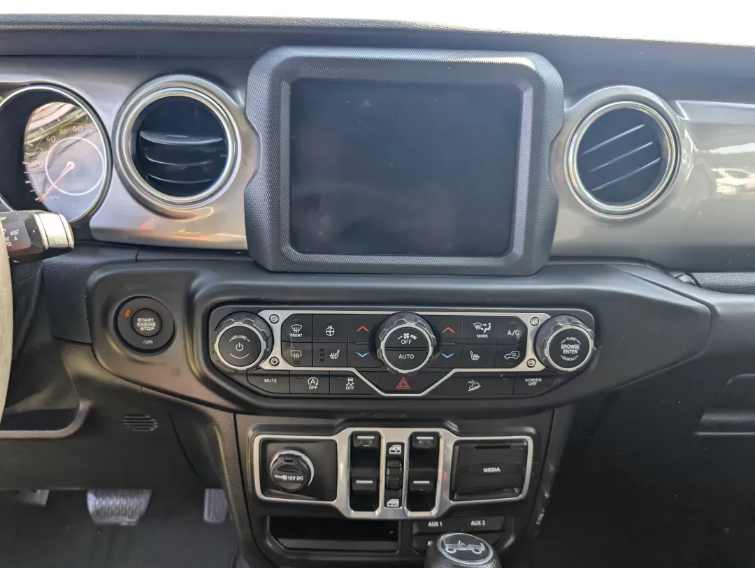 2018 /Black Jeep Wrangler Unlimited Sahara (1C4HJXEG3JW) with an Other engine, located at 3959 U.S. 80 W, Phenix City, AL, 36870, (334) 297-4885, 32.469296, -85.135185 - Adventure awaits with this stunning 2018 Jeep Wrangler Unlimited Sahara, a perfect companion for those who love the great outdoors! Whether you're navigating weekend getaways, family road trips, or simply commuting to work in style, this convertible 4WD SUV is designed to meet all your driving needs - Photo#14