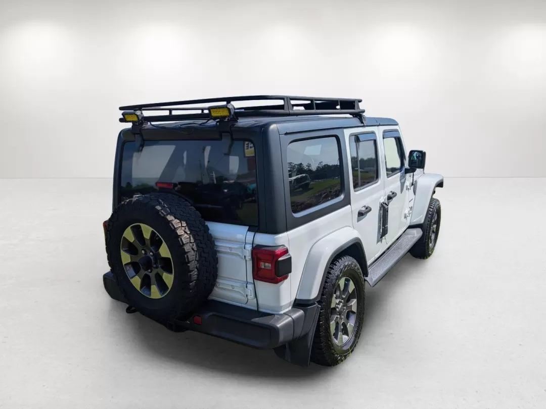 2018 /Black Jeep Wrangler Sahara (1C4HJXEG3JW) with an Other engine, located at 3959 U.S. 80 W, Phenix City, AL, 36870, (334) 297-4885, 32.469296, -85.135185 - Adventure awaits with this stunning 2018 Jeep Wrangler Unlimited Sahara, a perfect companion for those who love the great outdoors! Whether you're navigating weekend getaways, family road trips, or simply commuting to work in style, this convertible 4WD SUV is designed to meet all your driving needs - Photo#5