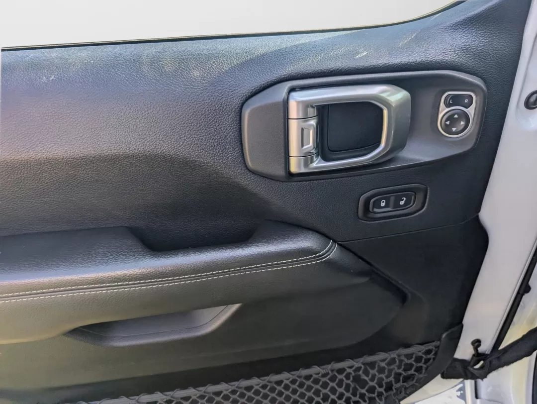 2018 /Black Jeep Wrangler Sahara (1C4HJXEG3JW) with an Other engine, located at 3959 U.S. 80 W, Phenix City, AL, 36870, (334) 297-4885, 32.469296, -85.135185 - Adventure awaits with this stunning 2018 Jeep Wrangler Unlimited Sahara, a perfect companion for those who love the great outdoors! Whether you're navigating weekend getaways, family road trips, or simply commuting to work in style, this convertible 4WD SUV is designed to meet all your driving needs - Photo#9