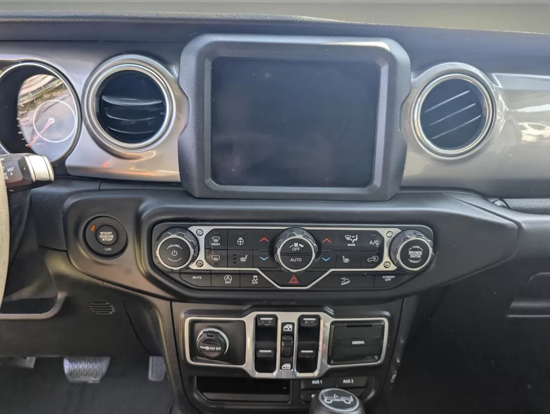 2018 /Black Jeep Wrangler Sahara (1C4HJXEG3JW) with an Other engine, located at 3959 U.S. 80 W, Phenix City, AL, 36870, (334) 297-4885, 32.469296, -85.135185 - Adventure awaits with this stunning 2018 Jeep Wrangler Unlimited Sahara, a perfect companion for those who love the great outdoors! Whether you're navigating weekend getaways, family road trips, or simply commuting to work in style, this convertible 4WD SUV is designed to meet all your driving needs - Photo#15