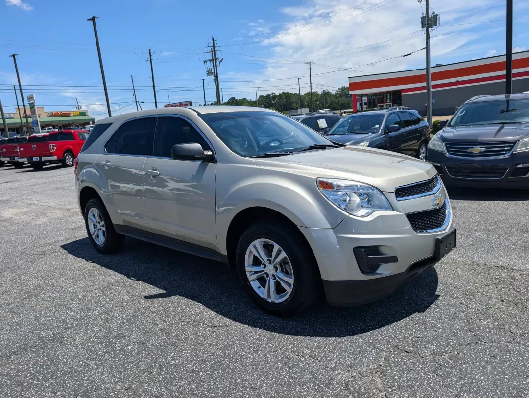 2015 /Jet Black Chevrolet Equinox LS (2GNALAEK6F1) with an Other engine, located at 3959 U.S. 80 W, Phenix City, AL, 36870, (334) 297-4885, 32.469296, -85.135185 - Discover the perfect blend of comfort, style, and versatility with the 2015 Chevrolet Equinox LS, available now at Gils Auto in Phenix City, AL. This spacious SUV is designed for families on the go, weekend adventurers, or anyone needing a reliable vehicle for daily commutes. With its flexible fuel - Photo#2