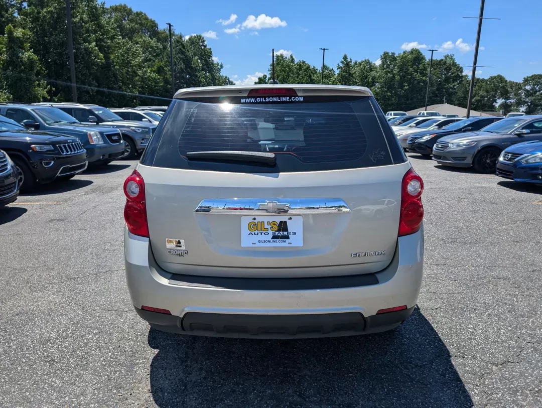 2015 /Jet Black Chevrolet Equinox LS (2GNALAEK6F1) with an Other engine, located at 3959 U.S. 80 W, Phenix City, AL, 36870, (334) 297-4885, 32.469296, -85.135185 - Discover the perfect blend of comfort, style, and versatility with the 2015 Chevrolet Equinox LS, available now at Gils Auto in Phenix City, AL. This spacious SUV is designed for families on the go, weekend adventurers, or anyone needing a reliable vehicle for daily commutes. With its flexible fuel - Photo#5