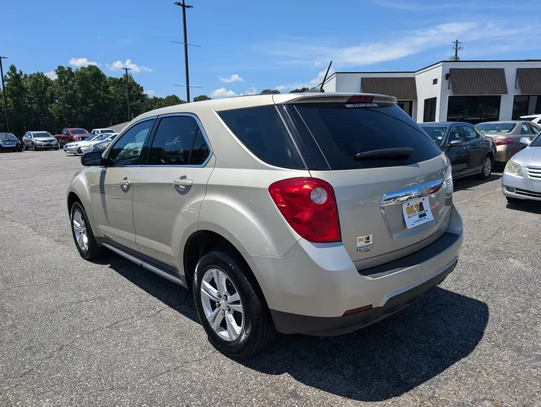 2015 /Jet Black Chevrolet Equinox LS (2GNALAEK6F1) with an Other engine, located at 3959 U.S. 80 W, Phenix City, AL, 36870, (334) 297-4885, 32.469296, -85.135185 - Discover the perfect blend of comfort, style, and versatility with the 2015 Chevrolet Equinox LS, available now at Gils Auto in Phenix City, AL. This spacious SUV is designed for families on the go, weekend adventurers, or anyone needing a reliable vehicle for daily commutes. With its flexible fuel - Photo#6