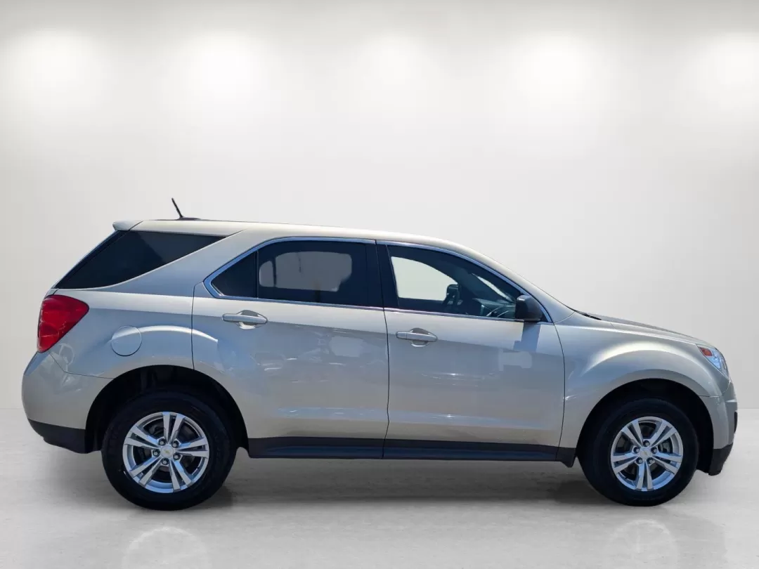 2015 /Jet Black Chevrolet Equinox LS (2GNALAEK6F1) with an Other engine, located at 521 Old Farm Lane Rd, Prattville, AL, 36066, (334) 325-1505, 32.482460, -86.416367 - **Discover Your Ideal SUV: 2015 Chevrolet Equinox LS at Gils Auto in Phenix City, AL**<br /> <br /> Imagine hitting the open road with your family, embarking on weekend adventures, or simply enjoying stress-free commutes in a vehicle designed for comfort and reliability. The 2015 Chevrolet Equinox L - Photo#3