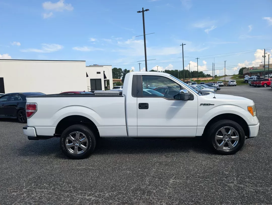 2009 Ford F-150 XL (1FTRF12W19K) with an Other engine, located at 3959 U.S. 80 W, Phenix City, AL, 36870, (334) 297-4885, 32.469296, -85.135185 - **Unleash Your Adventurous Spirit with This 2009 Ford F-150 XL!**<br /> <br /> If you're a weekend warrior or simply need a reliable companion for your daily ventures, this 2009 Ford F-150 XL is the perfect fit for your lifestyle! Designed for those who seek both strength and versatility, this picku - Photo#3