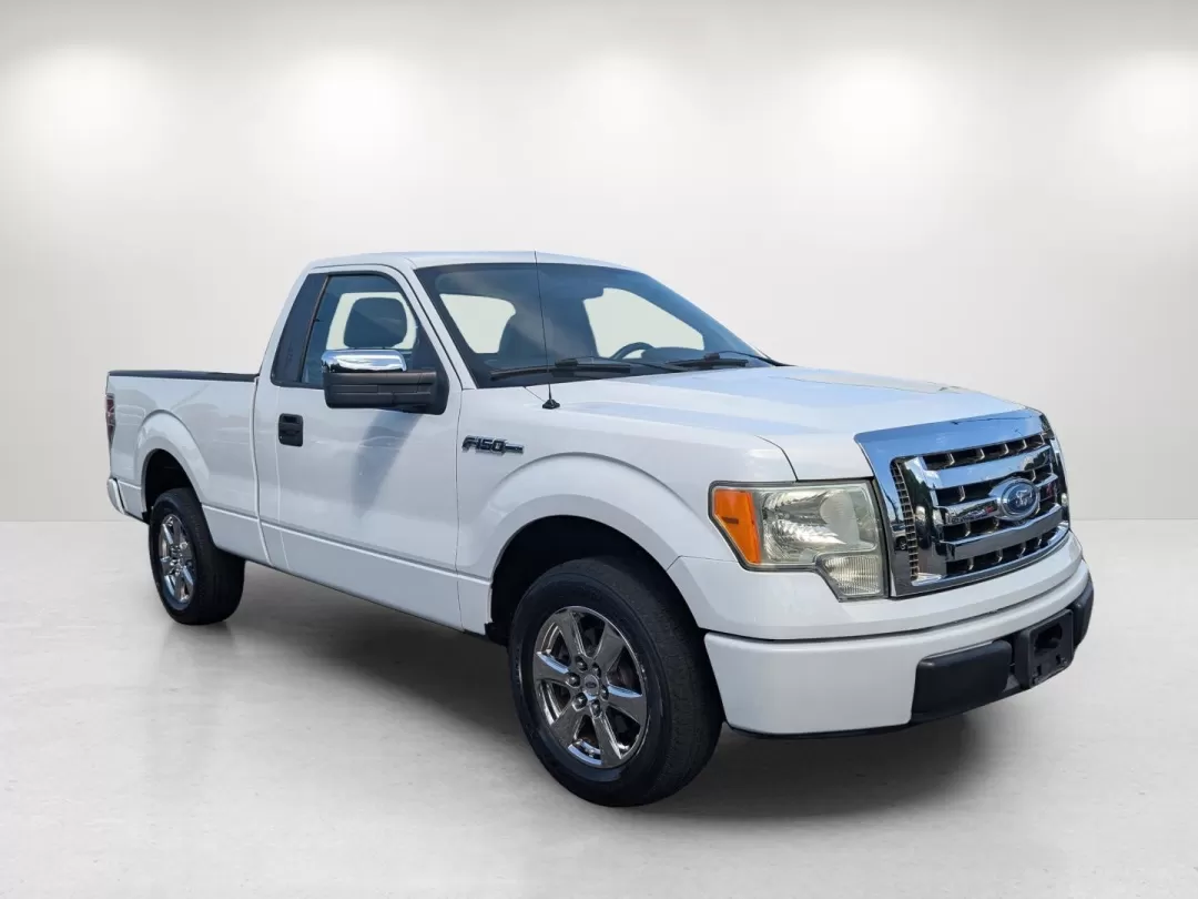 2009 Ford F-150 XL (1FTRF12W19K) with an Other engine, located at 521 Old Farm Lane Rd, Prattville, AL, 36066, (334) 325-1505, 32.482460, -86.416367 - **Unleash Your Adventurous Spirit with This 2009 Ford F-150 XL!**<br /> <br /> If you're a weekend warrior or simply need a reliable companion for your daily ventures, this 2009 Ford F-150 XL is the perfect fit for your lifestyle! Designed for those who seek both strength and versatility, this picku - Photo#3