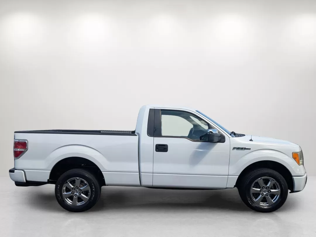 2009 Ford F-150 XL (1FTRF12W19K) with an Other engine, located at 521 Old Farm Lane Rd, Prattville, AL, 36066, (334) 325-1505, 32.482460, -86.416367 - **Unleash Your Adventurous Spirit with This 2009 Ford F-150 XL!**<br /> <br /> If you're a weekend warrior or simply need a reliable companion for your daily ventures, this 2009 Ford F-150 XL is the perfect fit for your lifestyle! Designed for those who seek both strength and versatility, this picku - Photo#4