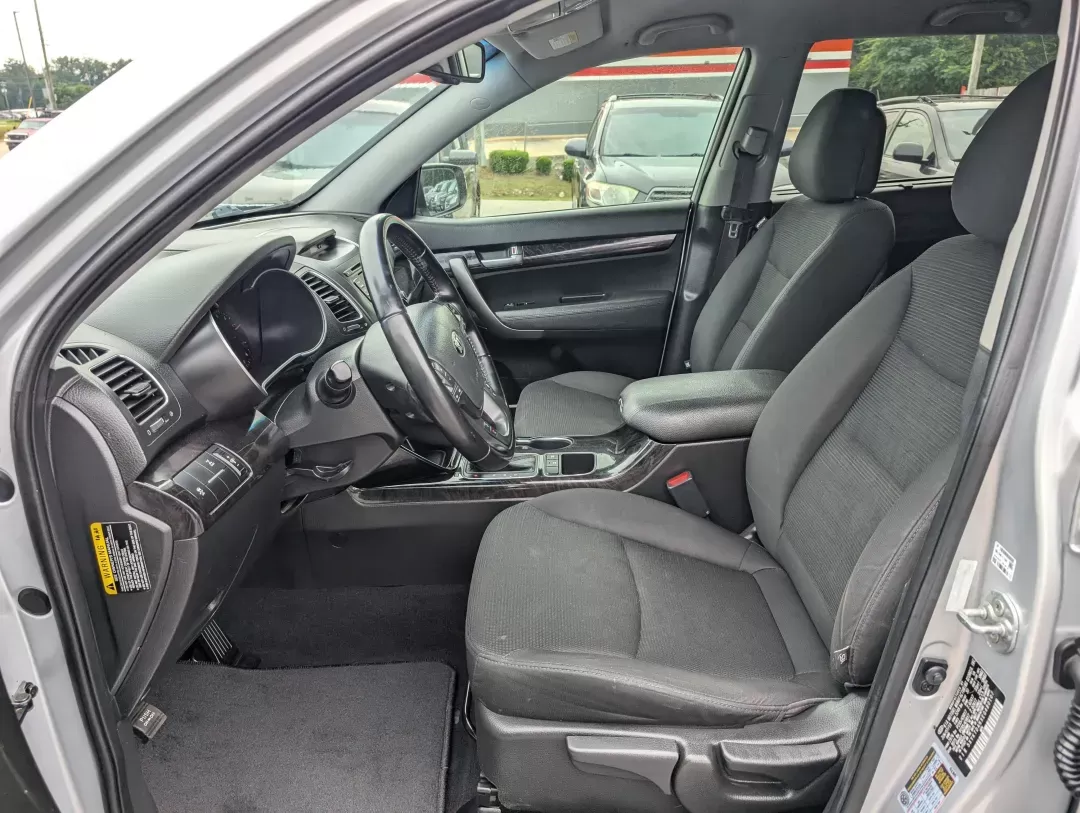 2014 /Black Kia Sorento LX (5XYKTDA6XEG) with an Other engine, located at 3959 U.S. 80 W, Phenix City, AL, 36870, (334) 297-4885, 32.469296, -85.135185 - **Embark on Your Next Adventure with the 2014 Kia Sorento LX at Gils Auto in Phenix City, AL!**<br /> <br /> Are you ready to enhance your lifestyle and explore new horizons? With the 2014 Kia Sorento LX, you'll have the perfect companion for family outings, weekend adventures, and everything in bet - Photo#9