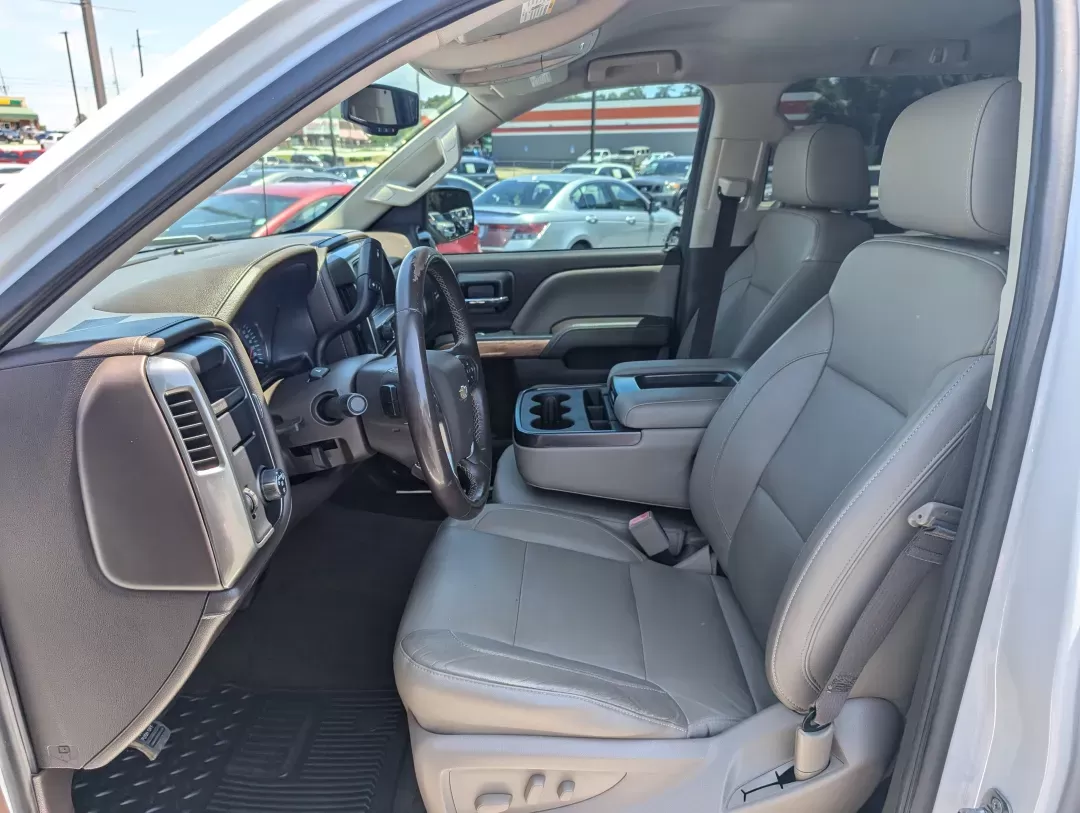 2018 /Cocoa/Dune Chevrolet Silverado 1500 LTZ (3GCPCSEC1JG) with an Other engine, located at 3959 U.S. 80 W, Phenix City, AL, 36870, (334) 297-4885, 32.469296, -85.135185 - Are you ready to elevate your lifestyle with a powerful pickup that can handle everything from weekend adventures to daily commutes? Look no further than this stunning 2018 Chevrolet Silverado 1500 LTZ, available now at Gils Auto in Phenix City, AL. Whether you're a growing family seeking extra spac - Photo#9