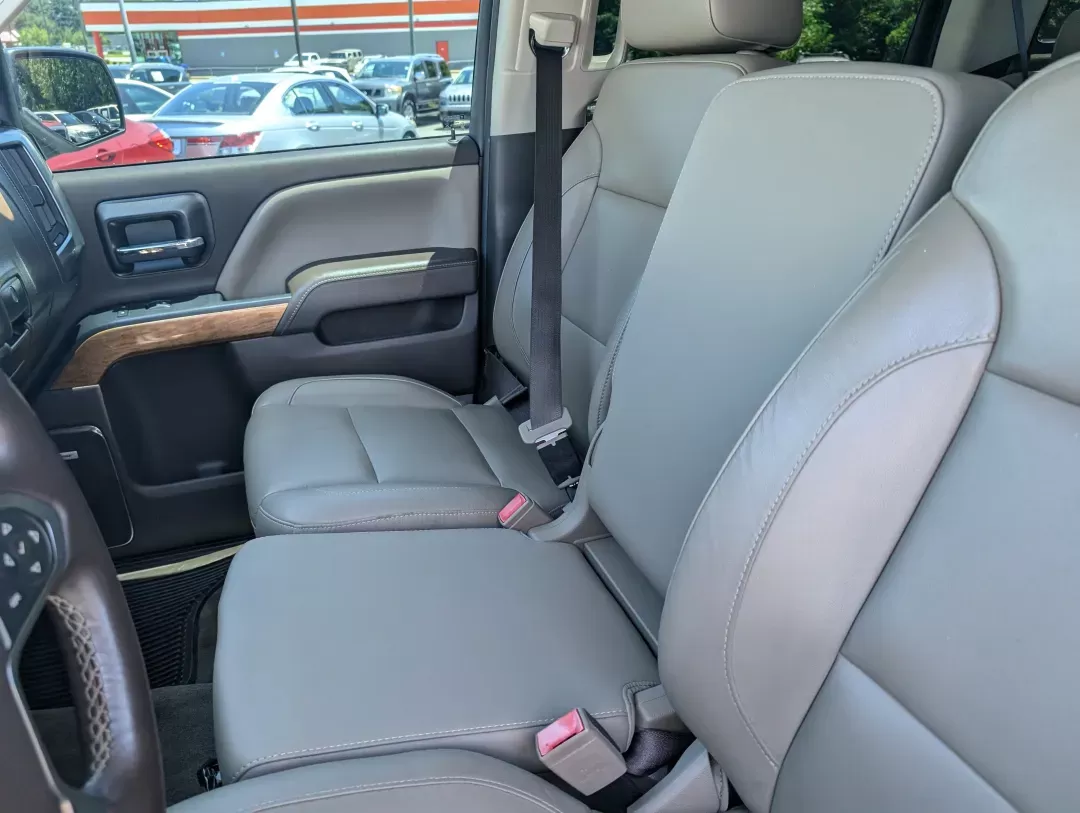 2018 /Cocoa/Dune Chevrolet Silverado 1500 LTZ (3GCPCSEC1JG) with an Other engine, located at 3959 U.S. 80 W, Phenix City, AL, 36870, (334) 297-4885, 32.469296, -85.135185 - Are you ready to elevate your lifestyle with a powerful pickup that can handle everything from weekend adventures to daily commutes? Look no further than this stunning 2018 Chevrolet Silverado 1500 LTZ, available now at Gils Auto in Phenix City, AL. Whether you're a growing family seeking extra spac - Photo#10
