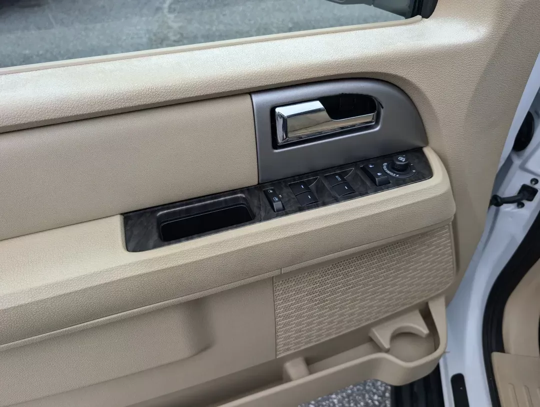 2016 Ford Expedition Limited (1FMJU1KT3GE) with an Other engine, located at 3959 U.S. 80 W, Phenix City, AL, 36870, (334) 297-4885, 32.469296, -85.135185 - **Explore New Adventures with the 2016 Ford Expedition Limited at Gils Auto - Phenix City!**<br /> <br /> Are you searching for the perfect SUV to elevate your family outings, weekend adventures, or daily commutes? Look no further! The 2016 Ford Expedition Limited is designed to cater to your active - Photo#8