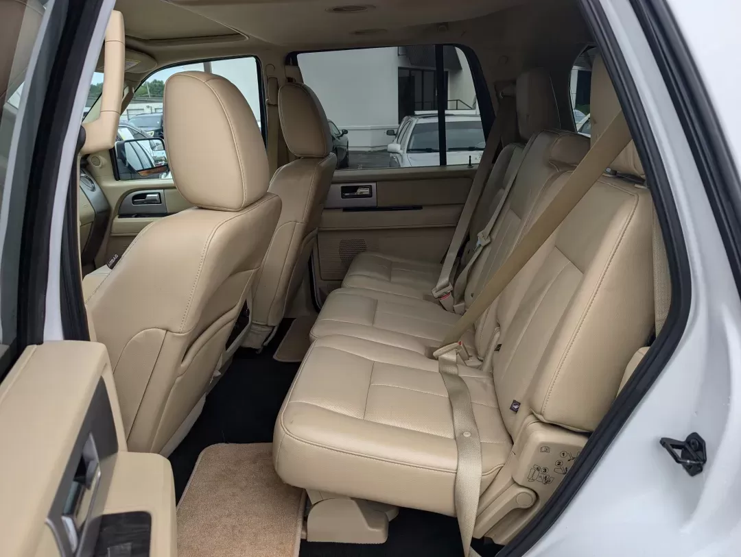 2016 Ford Expedition Limited (1FMJU1KT3GE) with an Other engine, located at 3959 U.S. 80 W, Phenix City, AL, 36870, (334) 297-4885, 32.469296, -85.135185 - **Explore New Adventures with the 2016 Ford Expedition Limited at Gils Auto - Phenix City!**<br /> <br /> Are you searching for the perfect SUV to elevate your family outings, weekend adventures, or daily commutes? Look no further! The 2016 Ford Expedition Limited is designed to cater to your active - Photo#9