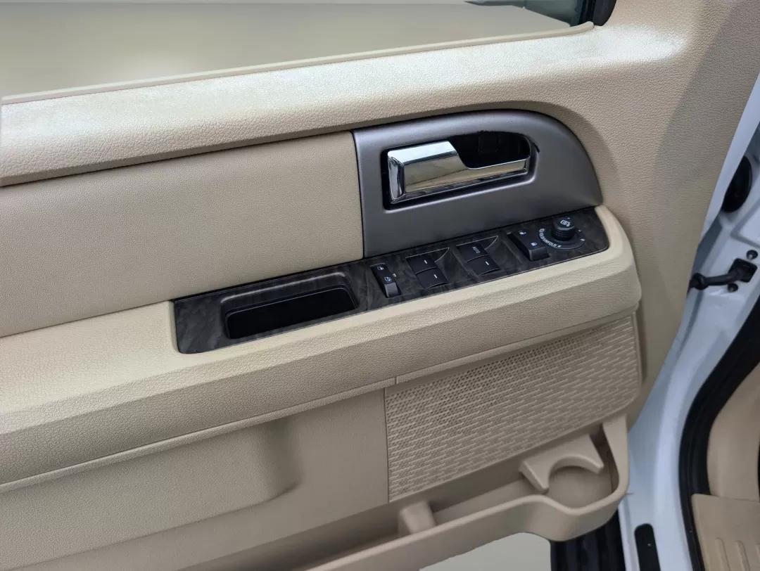 2016 Ford Expedition Limited (1FMJU1KT3GE) with an Other engine, located at 3959 U.S. 80 W, Phenix City, AL, 36870, (334) 297-4885, 32.469296, -85.135185 - Explore new horizons with the 2016 Ford Expedition Limited, available now at Gils Auto in Phenix City, AL. If you're a growing family or an adventurous spirit seeking the perfect vehicle for weekend getaways, this spacious SUV is tailored to meet your lifestyle needs. With ample room for passengers - Photo#9