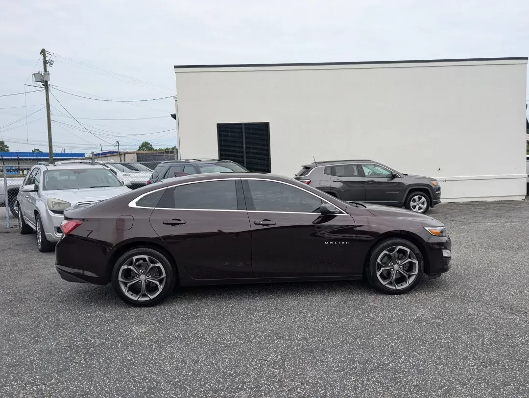 2020 /Jet Black Chevrolet Malibu LT (1G1ZD5ST7LF) with an Other engine, located at 3959 U.S. 80 W, Phenix City, AL, 36870, (334) 297-4885, 32.469296, -85.135185 - **Elevate Your Daily Drive with the 2020 Chevrolet Malibu LT Perfect for Commuters and Families Alike!**<br /> <br /> Are you searching for a reliable sedan that marries style, safety, and advanced technology? Look no further than the 2020 Chevrolet Malibu LT, now available at Gils Auto in Phenix C - Photo#3