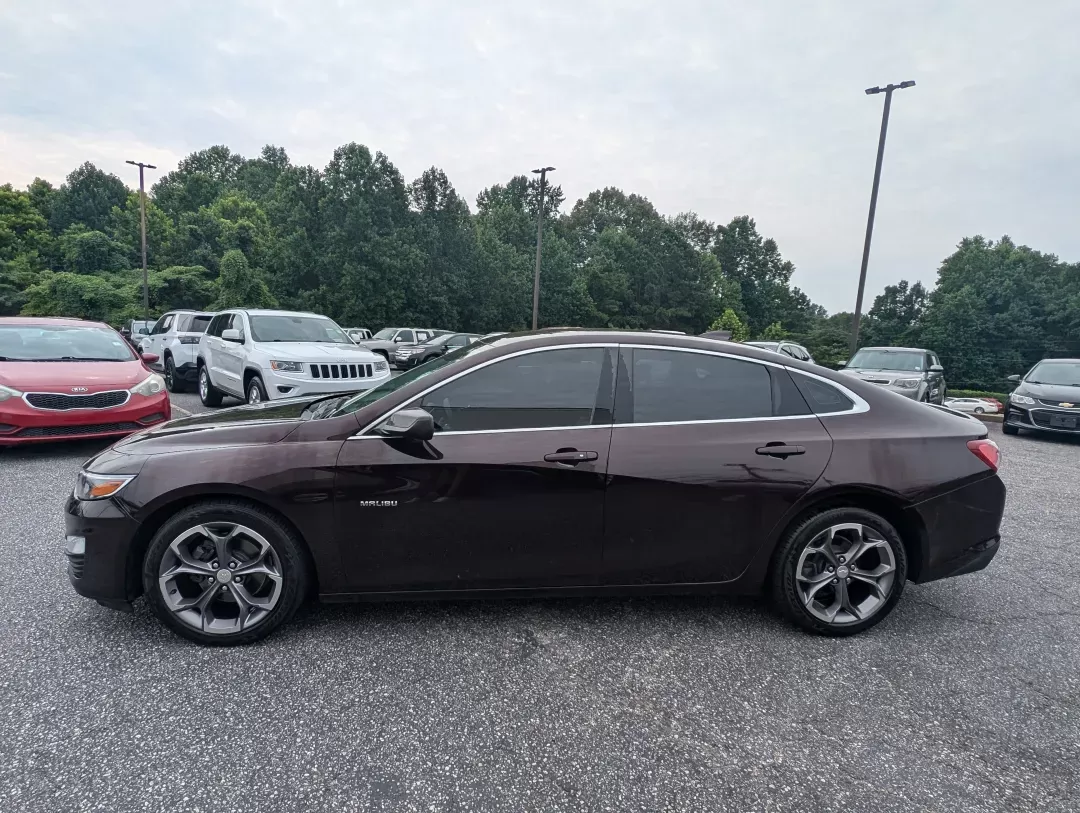 2020 /Jet Black Chevrolet Malibu LT (1G1ZD5ST7LF) with an Other engine, located at 3959 U.S. 80 W, Phenix City, AL, 36870, (334) 297-4885, 32.469296, -85.135185 - **Elevate Your Daily Drive with the 2020 Chevrolet Malibu LT Perfect for Commuters and Families Alike!**<br /> <br /> Are you searching for a reliable sedan that marries style, safety, and advanced technology? Look no further than the 2020 Chevrolet Malibu LT, now available at Gils Auto in Phenix C - Photo#7