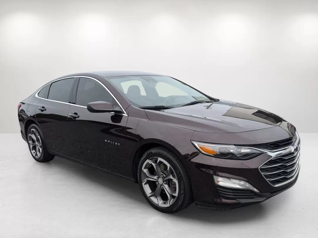 2020 /Jet Black Chevrolet Malibu LT (1G1ZD5ST7LF) with an Other engine, located at 7000 Northlake Connector, Columbus, GA, 31904, (706) 987-8085, 32.524975, -84.978134 - **Elevate Your Daily Drive with the 2020 Chevrolet Malibu LT** <br /> <br /> Are you searching for a versatile sedan that seamlessly blends comfort, technology, and safety? Look no further than this stunning 2020 Chevrolet Malibu LT, available now at Gils Auto in Phenix City, AL. This vehicle is pe - Photo#3