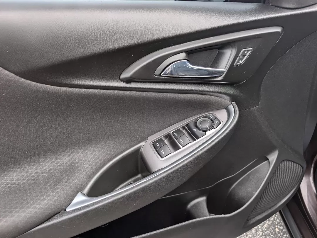 2020 /Jet Black Chevrolet Malibu LT (1G1ZD5ST7LF) with an Other engine, located at 7000 Northlake Connector, Columbus, GA, 31904, (706) 987-8085, 32.524975, -84.978134 - **Elevate Your Daily Drive with the 2020 Chevrolet Malibu LT** <br /> <br /> Are you searching for a versatile sedan that seamlessly blends comfort, technology, and safety? Look no further than this stunning 2020 Chevrolet Malibu LT, available now at Gils Auto in Phenix City, AL. This vehicle is pe - Photo#9