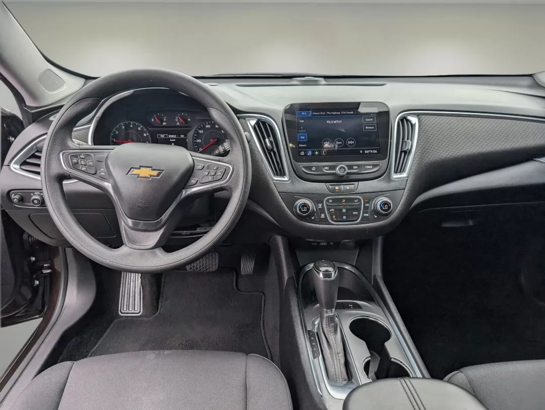 2020 /Jet Black Chevrolet Malibu LT (1G1ZD5ST7LF) with an Other engine, located at 7000 Northlake Connector, Columbus, GA, 31904, (706) 987-8085, 32.524975, -84.978134 - **Elevate Your Daily Drive with the 2020 Chevrolet Malibu LT** <br /> <br /> Are you searching for a versatile sedan that seamlessly blends comfort, technology, and safety? Look no further than this stunning 2020 Chevrolet Malibu LT, available now at Gils Auto in Phenix City, AL. This vehicle is pe - Photo#12