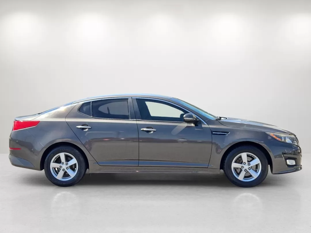 2014 /Beige Kia Optima LX (5XXGM4A74EG) with an Other engine, located at 1430 Gateway Drive, Opelika, AL, 36801, (334) 239-0944, 32.637871, -85.409790 - **Experience Unmatched Comfort and Style with This 2014 Kia Optima LX Perfect for Your Daily Commutes!**<br /> <br /> If you're searching for a dependable sedan that perfectly blends style, comfort, and technology, your quest ends here! The 2014 Kia Optima LX is not just a car; it's a lifestyle upg - Photo#3