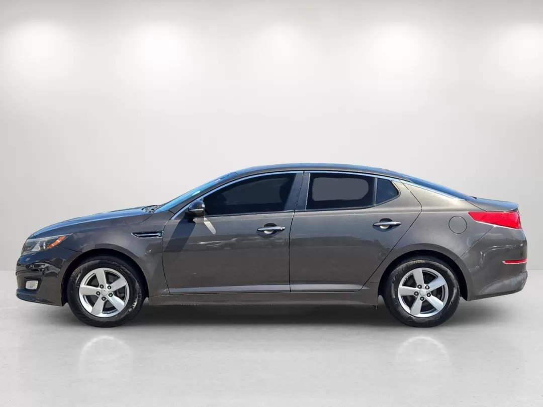 2014 /Beige Kia Optima LX (5XXGM4A74EG) with an Other engine, located at 1430 Gateway Drive, Opelika, AL, 36801, (334) 239-0944, 32.637871, -85.409790 - **Experience Unmatched Comfort and Style with This 2014 Kia Optima LX Perfect for Your Daily Commutes!**<br /> <br /> If you're searching for a dependable sedan that perfectly blends style, comfort, and technology, your quest ends here! The 2014 Kia Optima LX is not just a car; it's a lifestyle upg - Photo#7