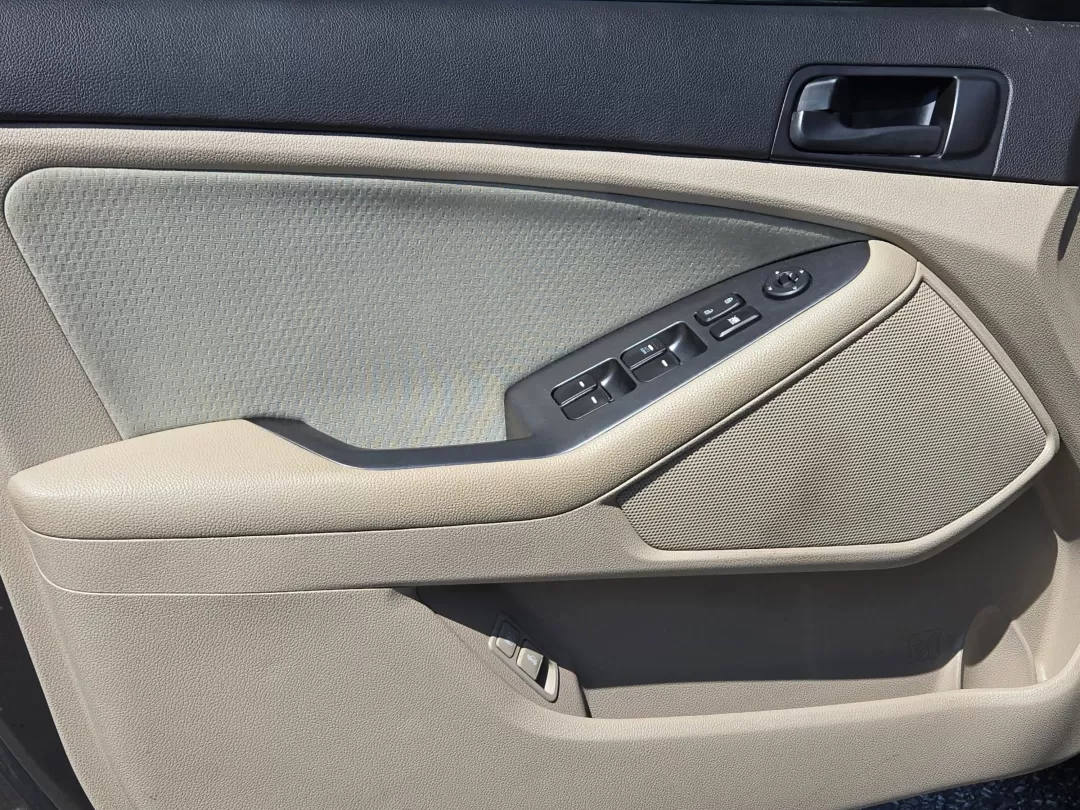 2014 /Beige Kia Optima LX (5XXGM4A74EG) with an Other engine, located at 1430 Gateway Drive, Opelika, AL, 36801, (334) 239-0944, 32.637871, -85.409790 - **Experience Unmatched Comfort and Style with This 2014 Kia Optima LX Perfect for Your Daily Commutes!**<br /> <br /> If you're searching for a dependable sedan that perfectly blends style, comfort, and technology, your quest ends here! The 2014 Kia Optima LX is not just a car; it's a lifestyle upg - Photo#9