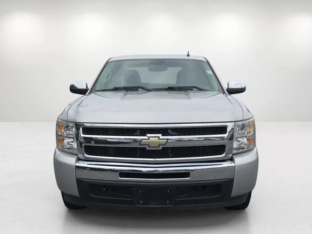 2010 /Light Titanium/Ebony Chevrolet Silverado 1500 LT (3GCRCSE08AG) with an Other engine, located at 804 22nd Ave, Phenix City, AL, 36870, (334) 297-1860, 32.484749, -85.024475 - **Unleash Adventure with the 2010 Chevrolet Silverado 1500 LT! Perfect for Work or Play!**<br /> <br /> If you're on the hunt for a versatile, dependable vehicle that effortlessly transitions from work to weekend adventures, look no further than this stunning 2010 Chevrolet Silverado 1500 LT! Whethe - Photo#1