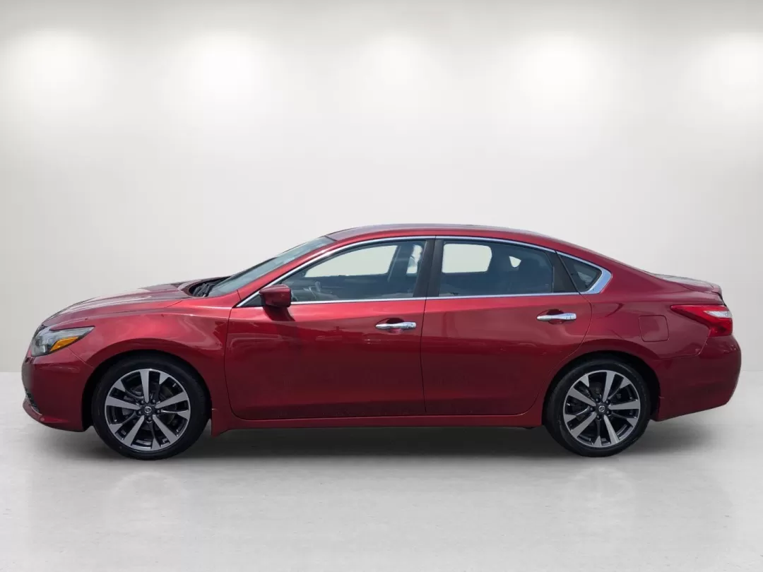 2016 /Charcoal Nissan Altima 2.5 SR (1N4AL3AP9GC) with an Other engine, located at 3959 U.S. 80 W, Phenix City, AL, 36870, (334) 297-4885, 32.469296, -85.135185 - 2016 Nissan Altima 2.5 SR - Photo#7