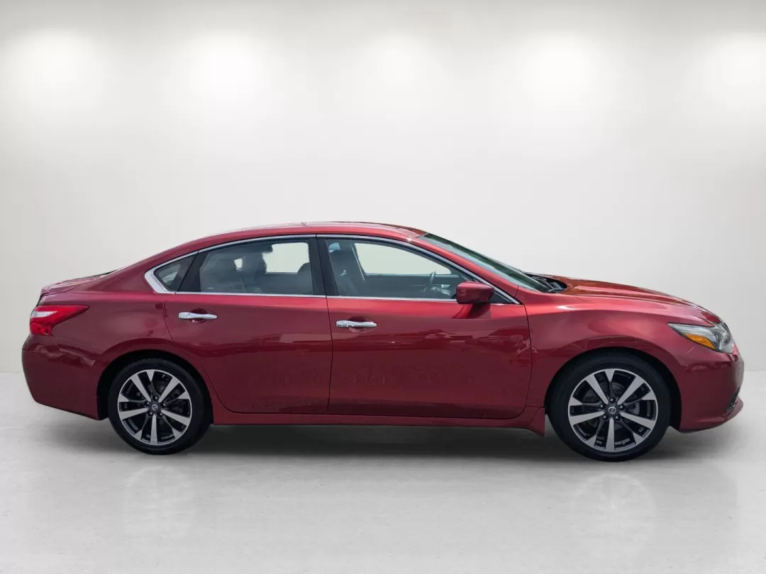 2016 /Charcoal Nissan Altima 2.5 SR (1N4AL3AP9GC) with an Other engine, located at 5115 14th Ave., Columbus, GA, 31904, (706) 323-0345, 32.511494, -84.971046 - Elevate your daily commute and weekend adventures with the 2016 Nissan Altima 2.5 SR, a sedan designed for those who crave a blend of style, comfort, and performance. Whether you're navigating busy city streets or embarking on a road trip, this vehicle is the perfect companion for your lifestyle in - Photo#3