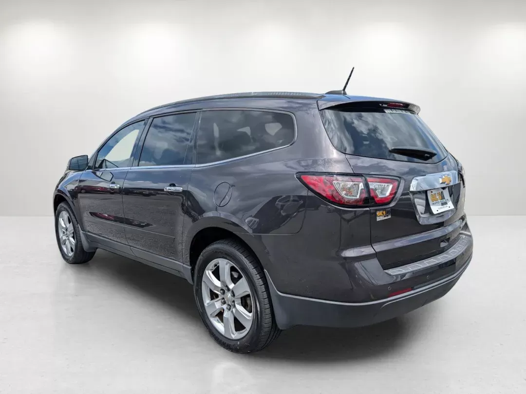 2016 /Ebony Chevrolet Traverse LT (1GNKRGKD4GJ) with an Other engine, located at 804 22nd Ave, Phenix City, AL, 36870, (334) 297-1860, 32.484749, -85.024475 - **Explore Adventure in a 2016 Chevrolet Traverse LT Perfect for Growing Families and Weekend Getaways!**<br /> <br /> Are you in search of a reliable SUV that seamlessly blends comfort, space, and performance? Look no further! At Gils Auto - Phenix City #2, we proudly present the 2016 Chevrolet Tra - Photo#6
