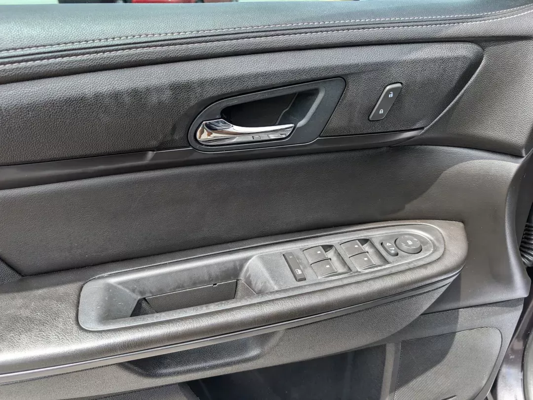 2016 /Ebony Chevrolet Traverse LT (1GNKRGKD4GJ) with an Other engine, located at 804 22nd Ave, Phenix City, AL, 36870, (334) 297-1860, 32.484749, -85.024475 - **Explore Adventure in a 2016 Chevrolet Traverse LT Perfect for Growing Families and Weekend Getaways!**<br /> <br /> Are you in search of a reliable SUV that seamlessly blends comfort, space, and performance? Look no further! At Gils Auto - Phenix City #2, we proudly present the 2016 Chevrolet Tra - Photo#8