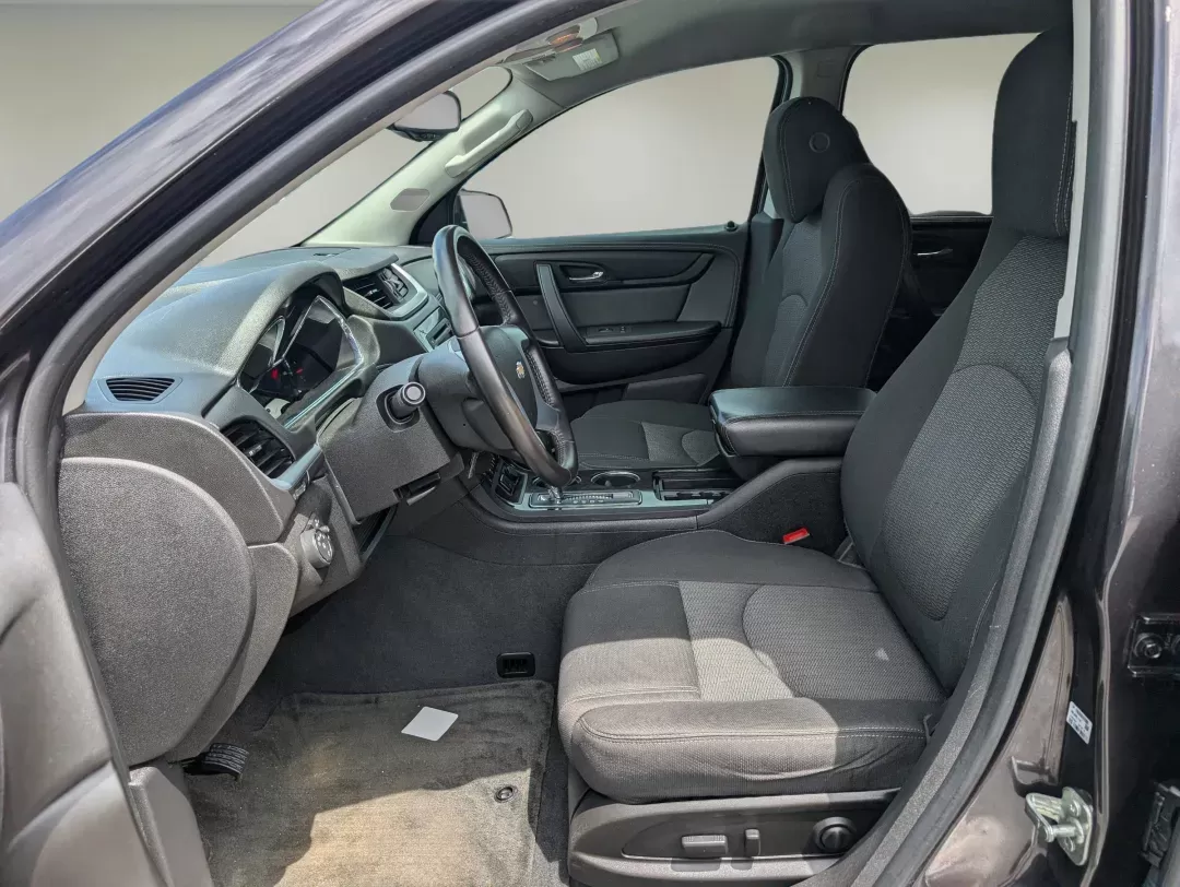 2016 /Ebony Chevrolet Traverse LT (1GNKRGKD4GJ) with an Other engine, located at 804 22nd Ave, Phenix City, AL, 36870, (334) 297-1860, 32.484749, -85.024475 - **Explore Adventure in a 2016 Chevrolet Traverse LT Perfect for Growing Families and Weekend Getaways!**<br /> <br /> Are you in search of a reliable SUV that seamlessly blends comfort, space, and performance? Look no further! At Gils Auto - Phenix City #2, we proudly present the 2016 Chevrolet Tra - Photo#9