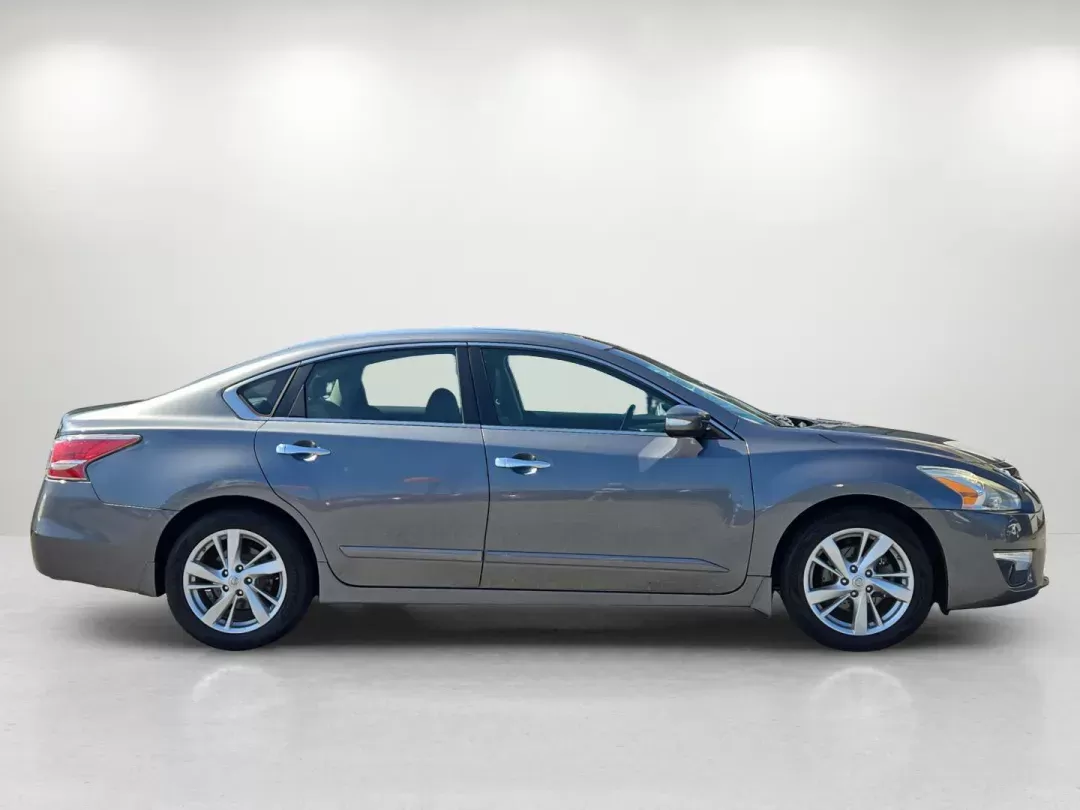 2015 /Charcoal Nissan Altima 2.5 SL (1N4AL3AP6FC) with an Other engine, located at 804 22nd Ave, Phenix City, AL, 36870, (334) 297-1860, 32.484749, -85.024475 - **Unleash Your Adventurous Spirit with the 2015 Nissan Altima 2.5 SL at Gils Auto - Phenix City #2!**<br /> <br /> Experience the thrill of the open road with the perfect blend of comfort, reliability, and style that the 2015 Nissan Altima 2.5 SL offers. This sedan is not just a vehicle; it's an ext - Photo#3