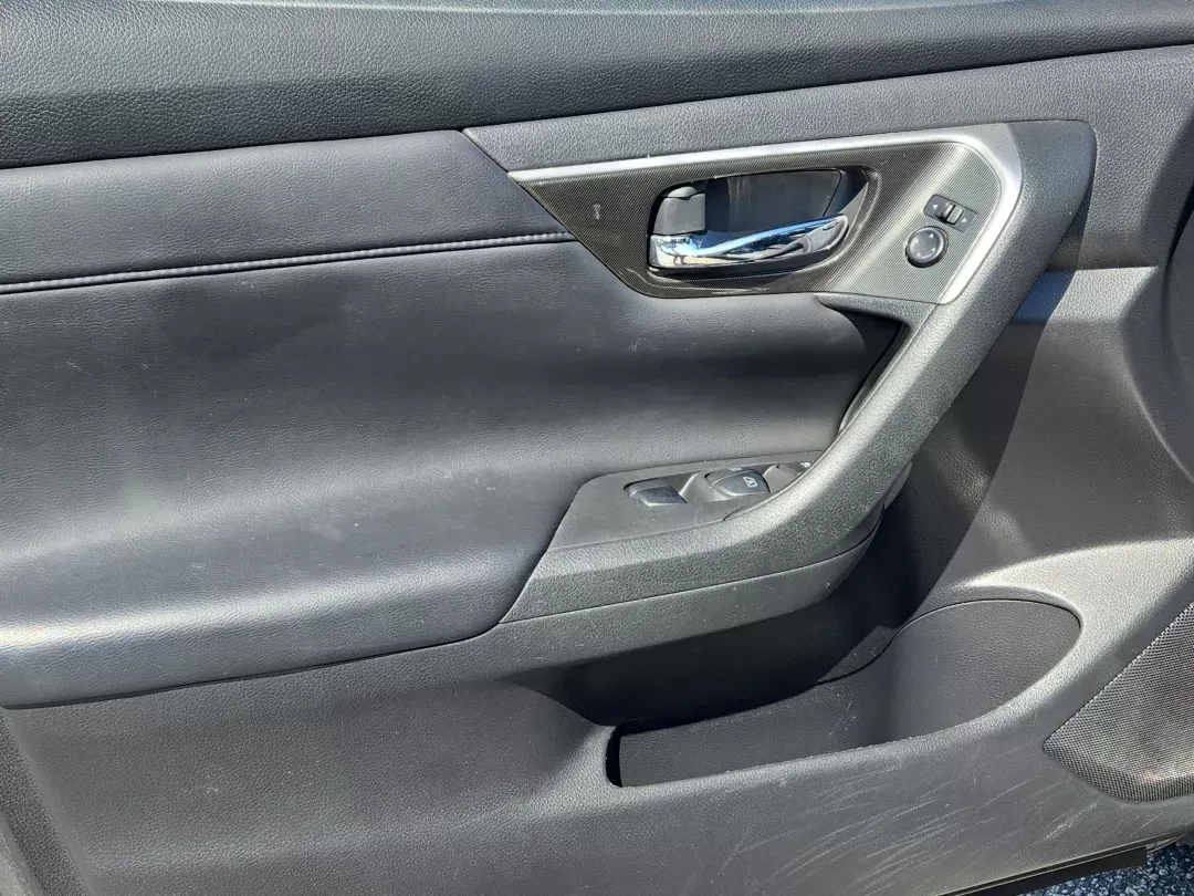 2015 /Charcoal Nissan Altima 2.5 SL (1N4AL3AP6FC) with an Other engine, located at 804 22nd Ave, Phenix City, AL, 36870, (334) 297-1860, 32.484749, -85.024475 - **Unleash Your Adventurous Spirit with the 2015 Nissan Altima 2.5 SL at Gils Auto - Phenix City #2!**<br /> <br /> Experience the thrill of the open road with the perfect blend of comfort, reliability, and style that the 2015 Nissan Altima 2.5 SL offers. This sedan is not just a vehicle; it's an ext - Photo#8