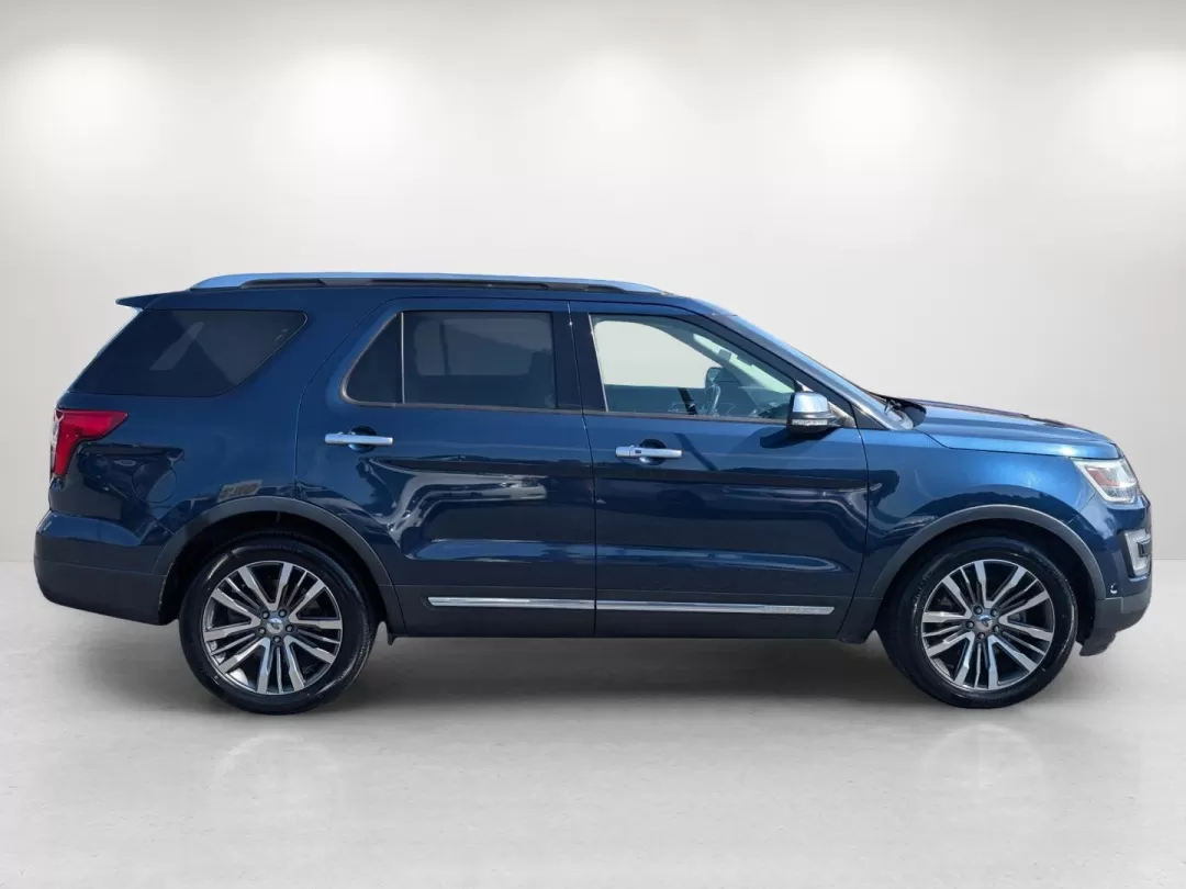 2017 Ford Explorer Platinum (1FM5K8HT7HG) with an Other engine, located at 3959 U.S. 80 W, Phenix City, AL, 36870, (334) 297-4885, 32.469296, -85.135185 - **Discover the Ultimate Family SUV: 2017 Ford Explorer Platinum at Gils Auto!**<br /> <br /> Are you looking for a vehicle that can transform your family outings into unforgettable adventures? The 2017 Ford Explorer Platinum is the perfect solution for growing families, outdoor enthusiasts, and anyo - Photo#3