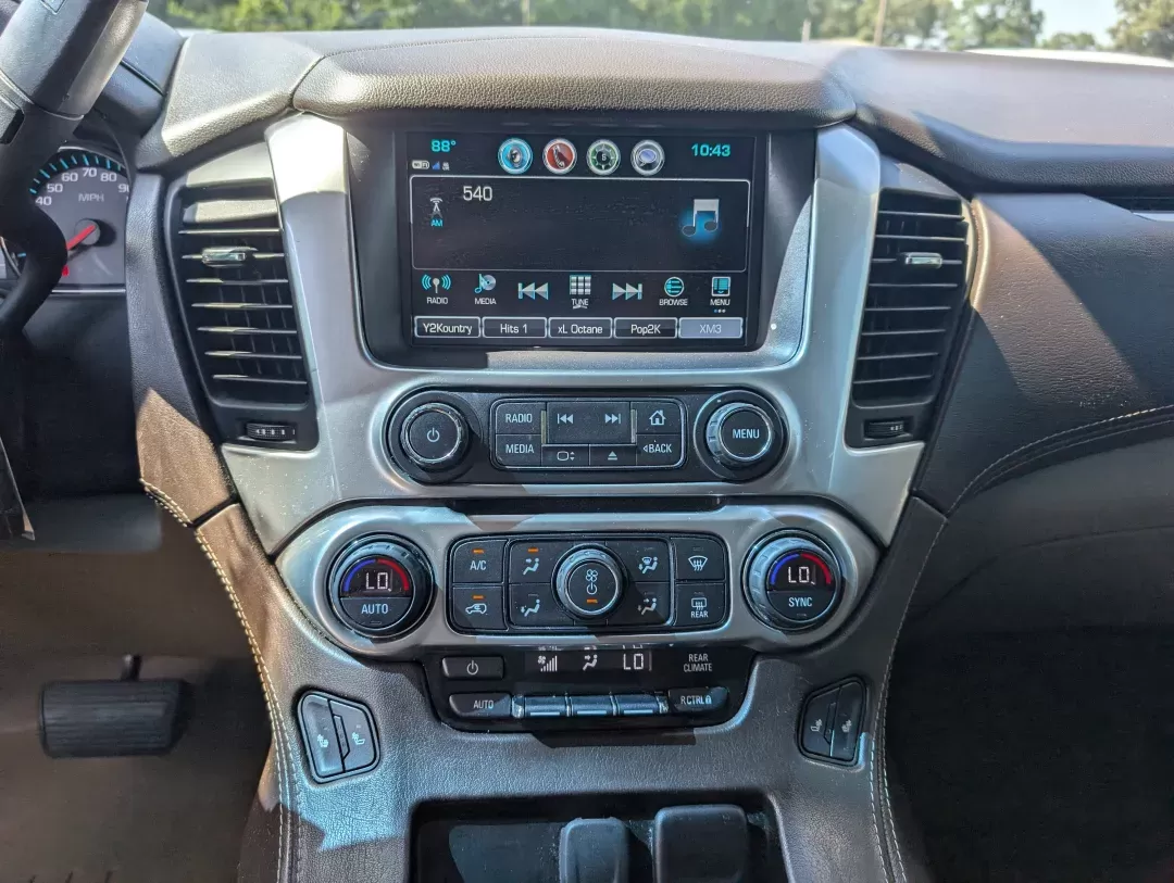 2020 /Cocoa/Dune Chevrolet Tahoe LT (1GNSKBKC1LR) with an Other engine, located at 3959 U.S. 80 W, Phenix City, AL, 36870, (334) 297-4885, 32.469296, -85.135185 - **Experience Adventure with the 2020 Chevrolet Tahoe LT Perfect for Family Getaways in Phenix City, AL!**<br /> <br /> Are you ready to elevate your family adventures? The 2020 Chevrolet Tahoe LT is designed for those who crave space, comfort, and versatility-all essential for any growing family or - Photo#14